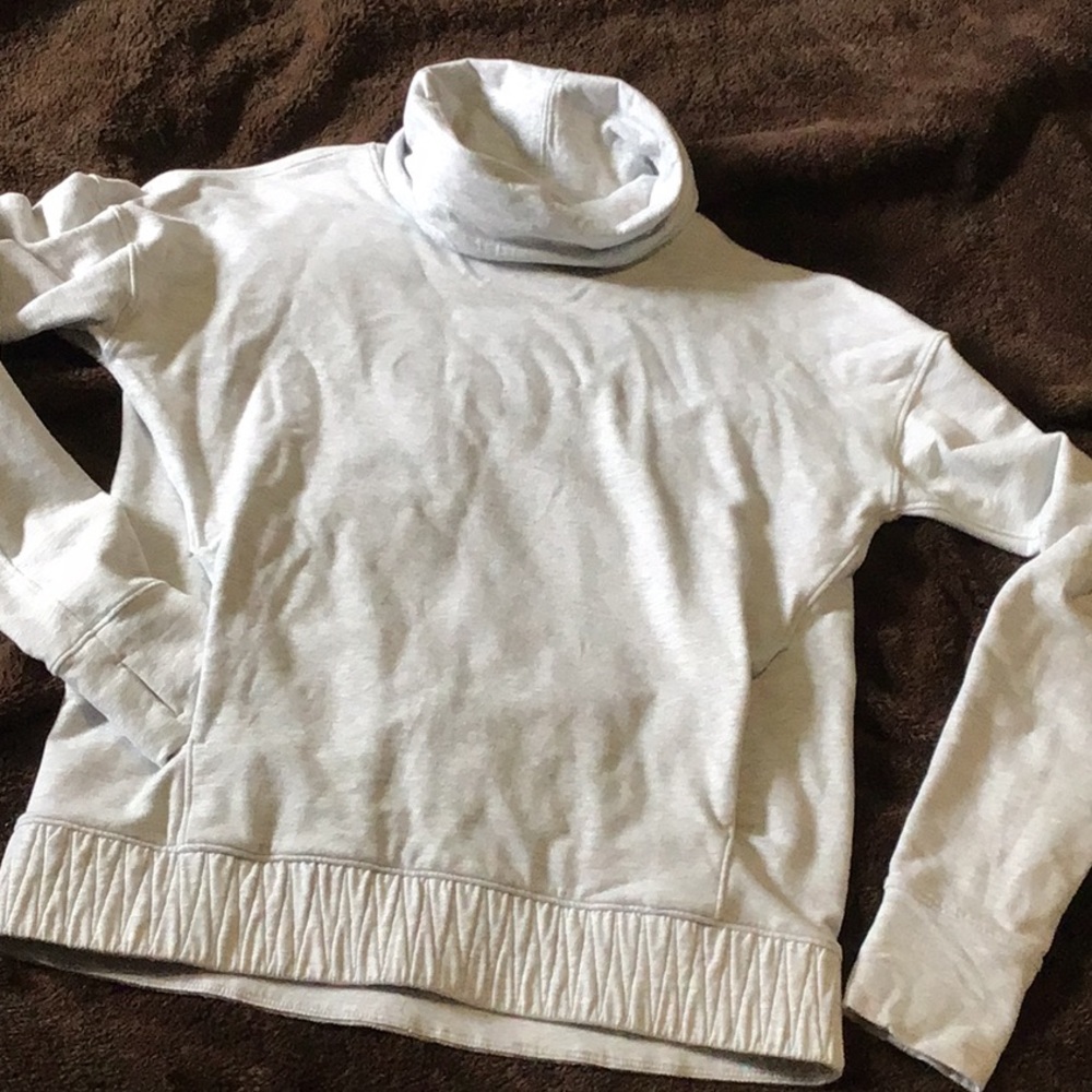 Lululemon sweater - Picture 4 of 7